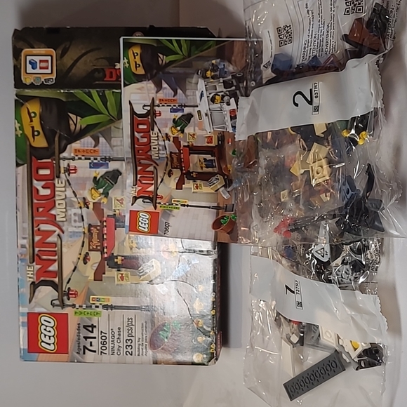 Lego the ninjago movie 70607 opened - Picture 2 of 6